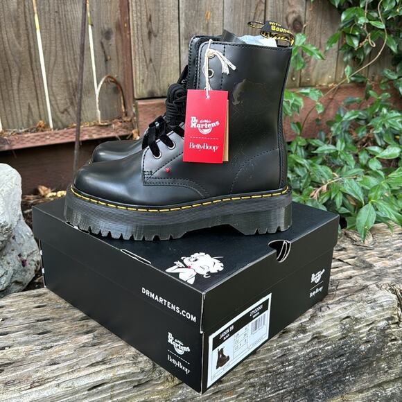 NEW Dr. Martens Black Betty Boop Jadon Boots Women's Size 8 US / 6 UK NIB - Picture 2 of 16